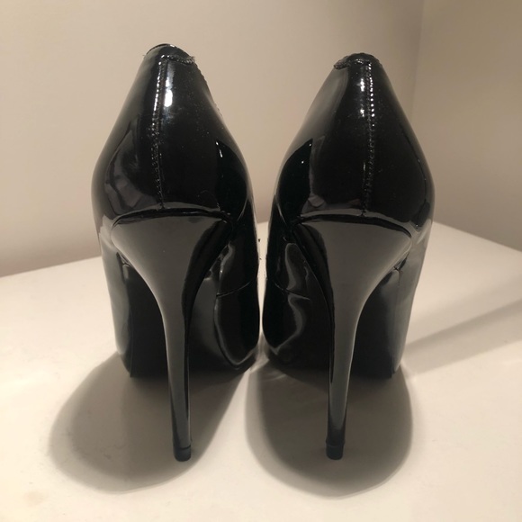 Steve Madden Darrt Black Patent Heels - Picture 4 of 5